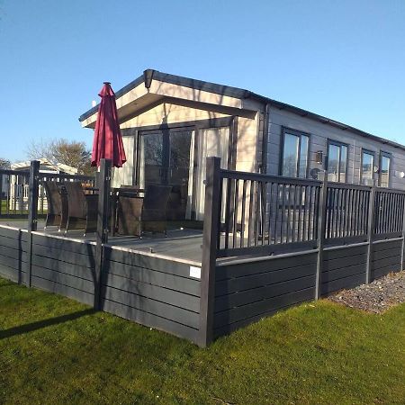 Superior 6 Berth Holiday Home In Suffolk サックスマンダム エクステリア 写真