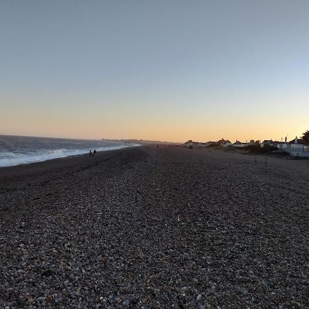 Superior 6 Berth Holiday Home In Suffolk サックスマンダム エクステリア 写真