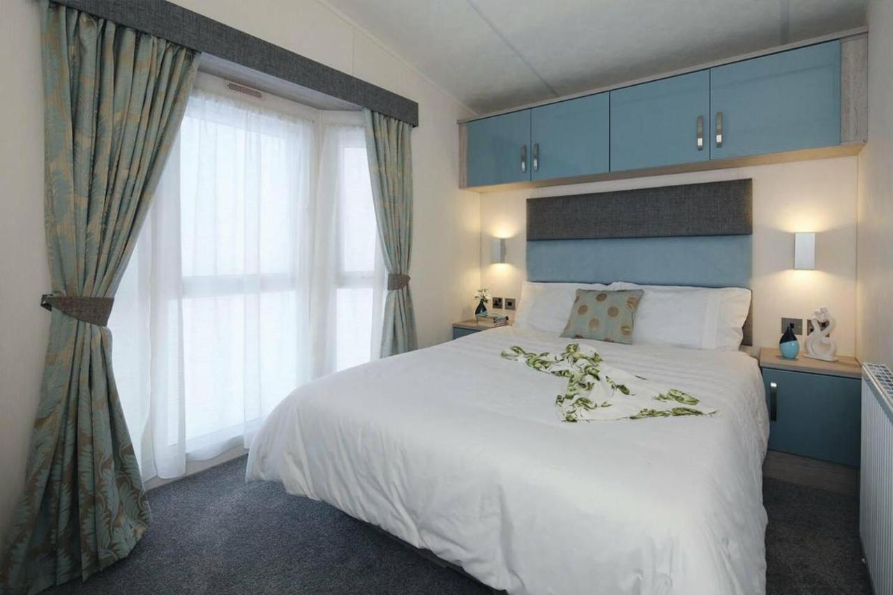Superior 6 Berth Holiday Home In Suffolk サックスマンダム エクステリア 写真