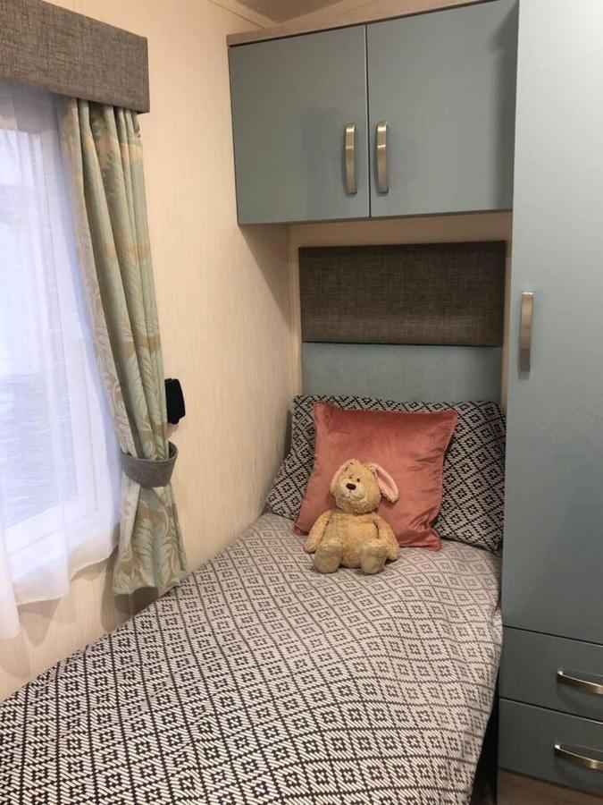 Superior 6 Berth Holiday Home In Suffolk サックスマンダム エクステリア 写真